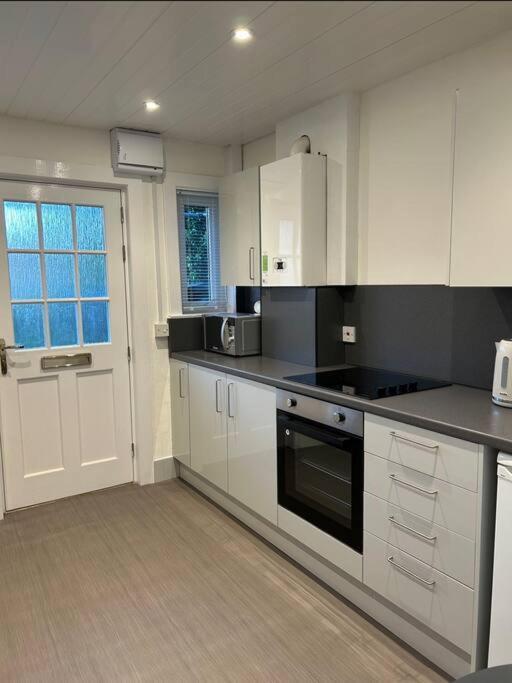 Camisila Apartment แคมป์เบลทาวน์ ภายนอก รูปภาพ